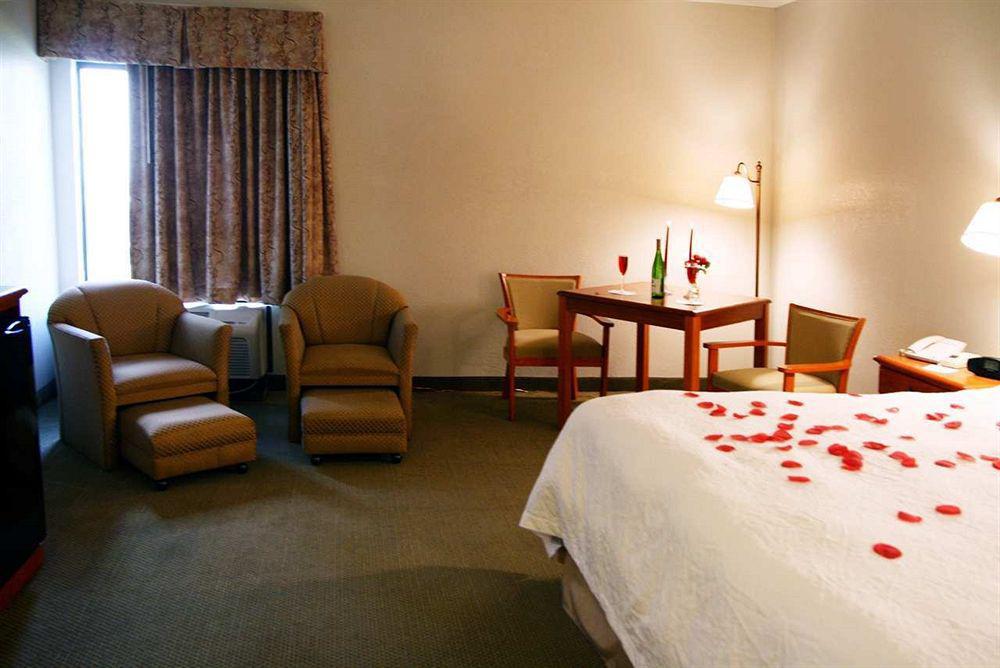 Mainstay Suites Bourbonnais - Kankakee Room photo