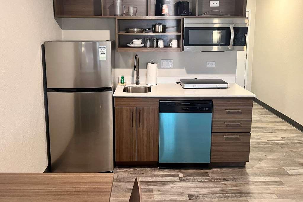 Mainstay Suites Bourbonnais - Kankakee Room photo